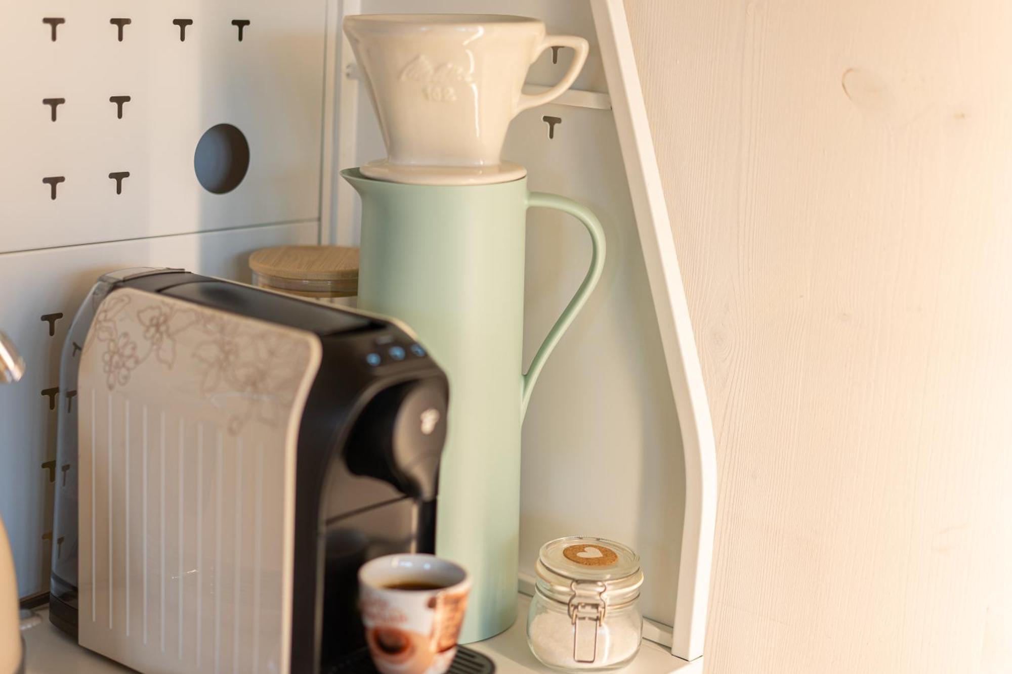 Tiny House Chez Claudine - Relaxen, Workspace, Naehe Thermen, Netflix, Free Parking & Wifi 브루그 외부 사진