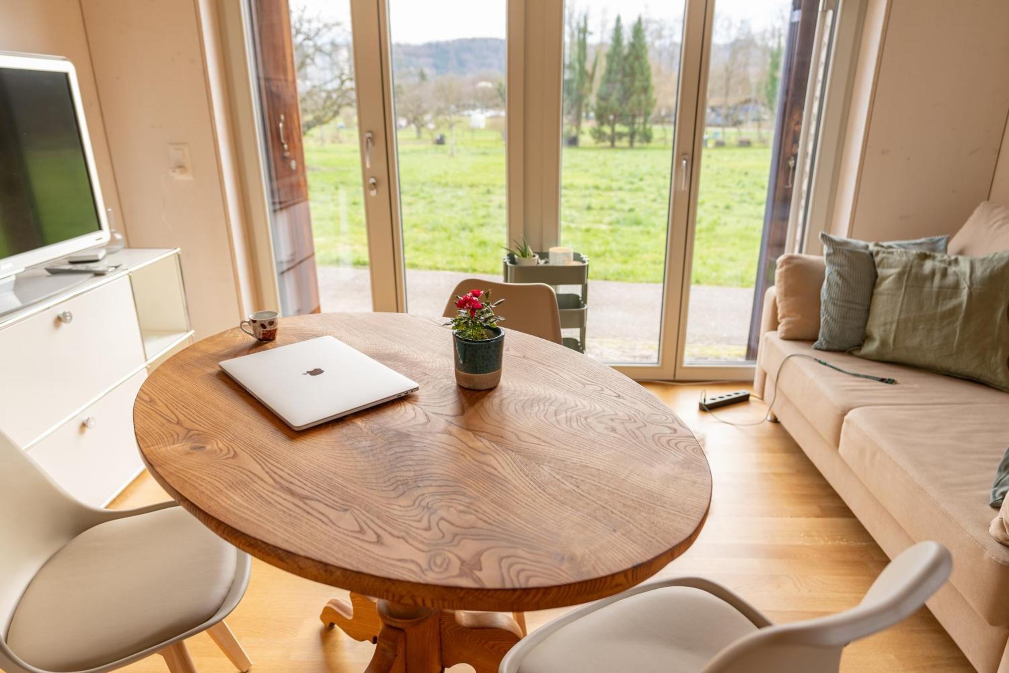 Tiny House Chez Claudine - Relaxen, Workspace, Naehe Thermen, Netflix, Free Parking & Wifi 브루그 외부 사진