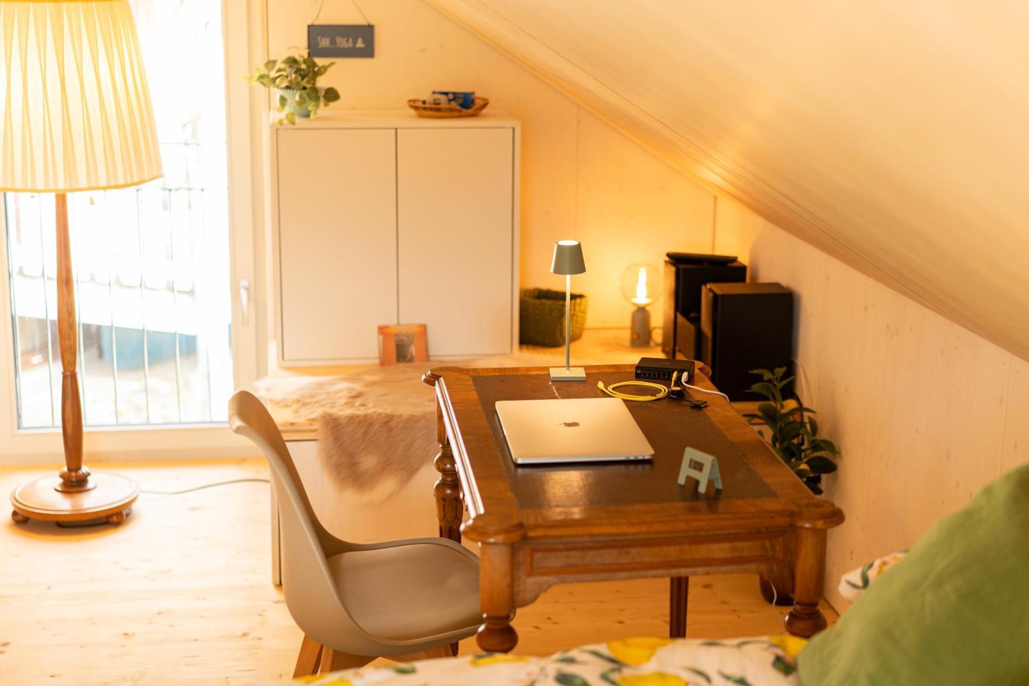 Tiny House Chez Claudine - Relaxen, Workspace, Naehe Thermen, Netflix, Free Parking & Wifi 브루그 외부 사진