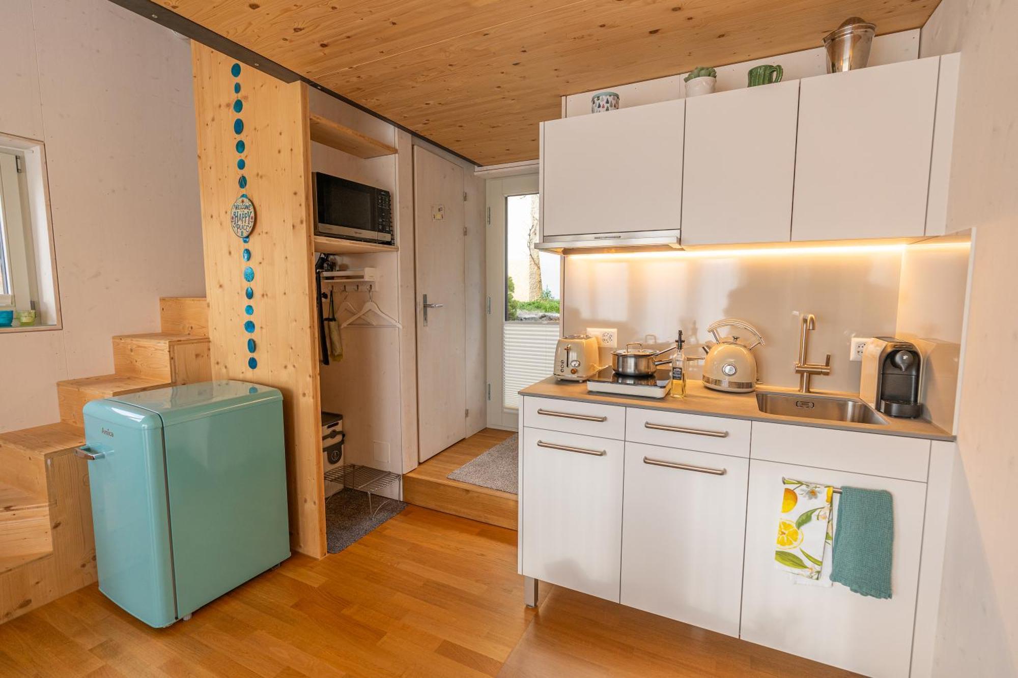 Tiny House Chez Claudine - Relaxen, Workspace, Naehe Thermen, Netflix, Free Parking & Wifi 브루그 외부 사진