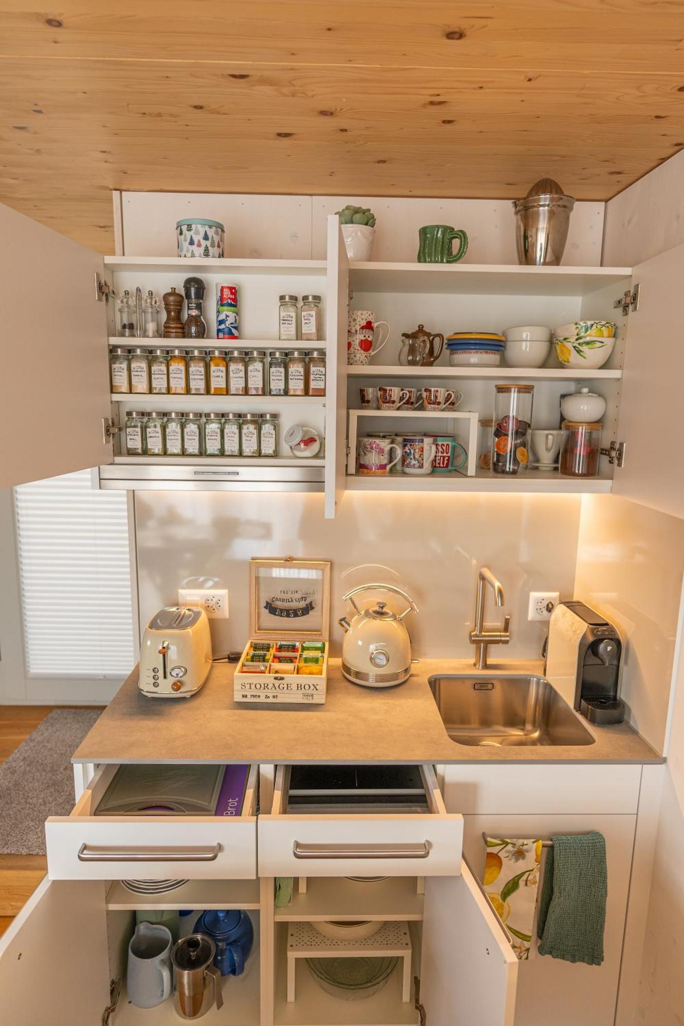 Tiny House Chez Claudine - Relaxen, Workspace, Naehe Thermen, Netflix, Free Parking & Wifi 브루그 외부 사진